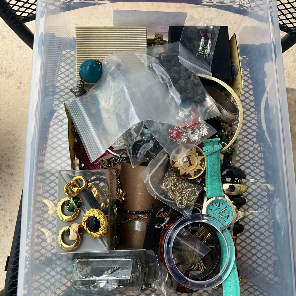 1lb Junk Drawer Jewelry Craft Jewelry - Picture 2 of 5